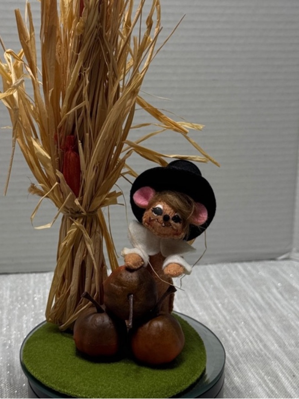 Annalee Fall Mouse with can stalk and nuts 2009 fall thanksgiving - Picture 1 of 10